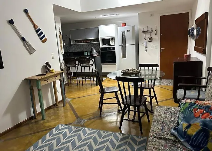 Apto No Tombo Guarujá